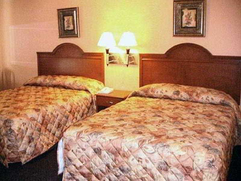 Hotel Super 8 By Wyndham Pembroke Pokoj fotografie